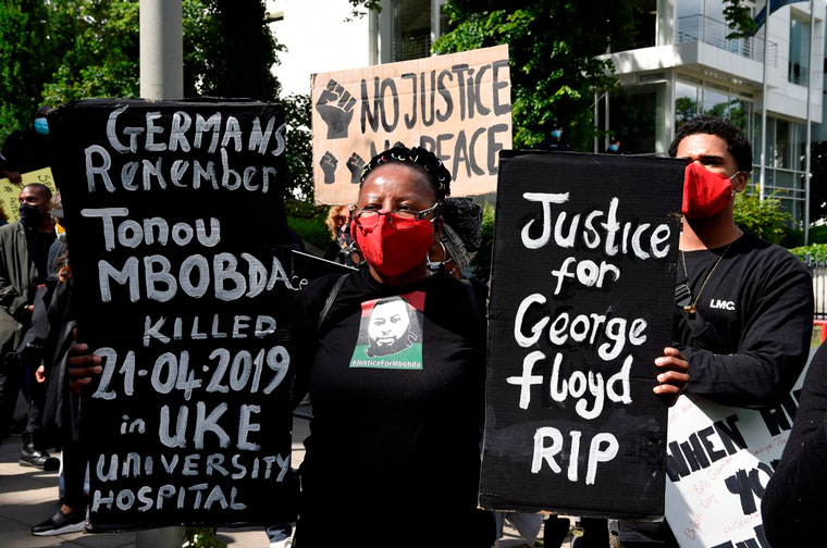 Manifestantes foram às ruas reivindicar justiça pelo assassinato de George Floyd