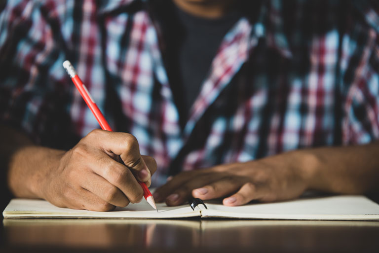 Escrita criativa: o que é e os benefícios para a escrita de redações